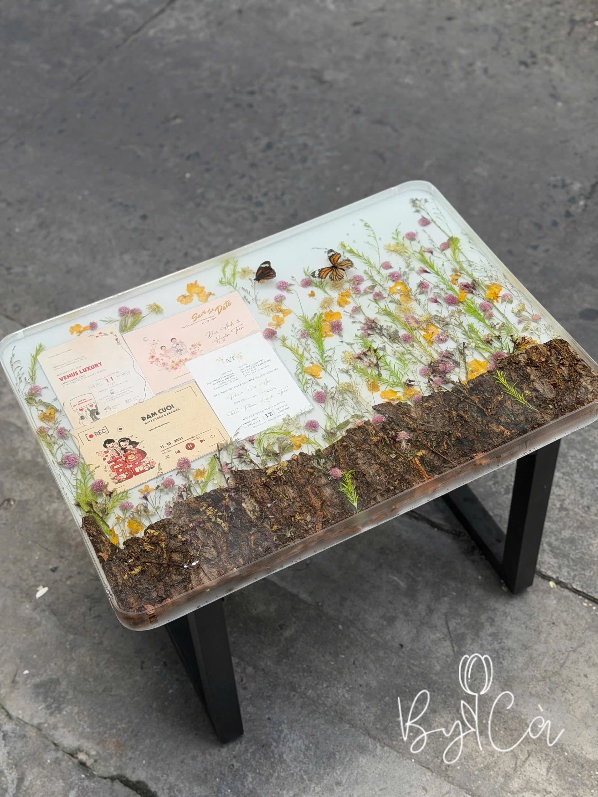 Bàn hoa chữ nhật